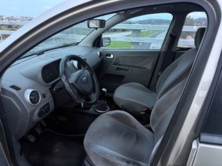 Ford Fusion 2004-thumb-11