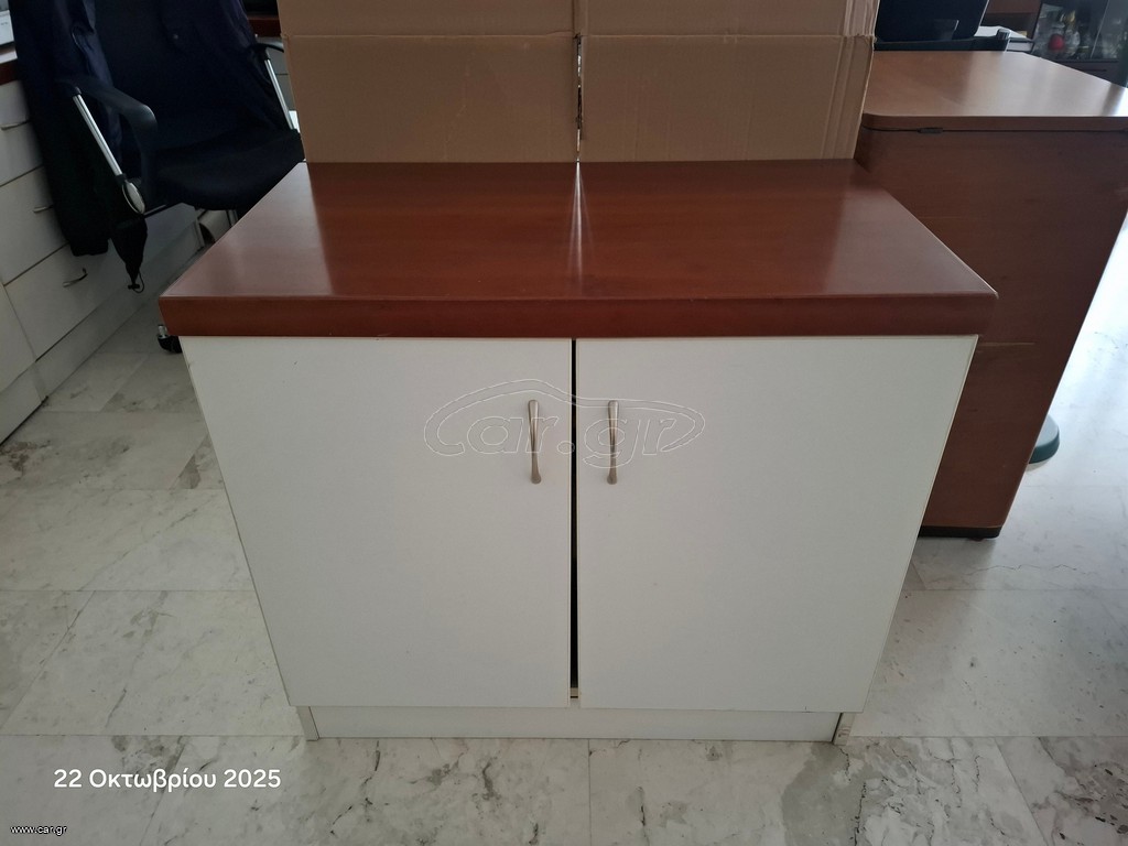 Πλευρικά ντουλάπια