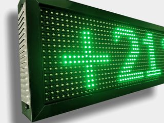 Ηλεκτρονική πινακίδα LED, με διαστάσεις 68×20 και τύπο Pixel P10, σε πράσινο χρώμα, εξωτερικού χώρου