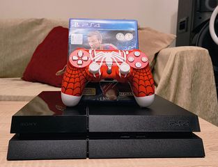 ps4 like new + pes + control spiderman