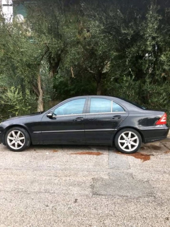 Mercedes-Benz C 230 2005