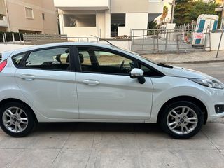 Ford Fiesta 2015-thumb-5