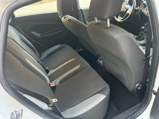 Ford Fiesta 2015-thumb-9