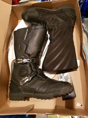 Adventure! Ενδυμασία