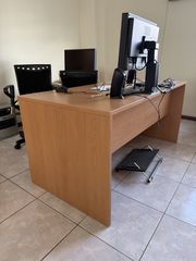 Γραφείο από Μασίφ Οξιά με Συρταριέρα — Άριστη Κατάσταση