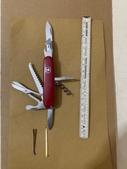 Victorinox multitool πολυεργαλειο και δωρο tactical pen