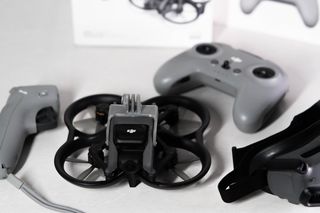 DJI Avata Full FPV Combo + Remote Controller 2 + 3 Μπαταρίες + Βάση GoPro-thumb-1