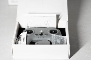 DJI Avata Full FPV Combo + Remote Controller 2 + 3 Μπαταρίες + Βάση GoPro-thumb-2