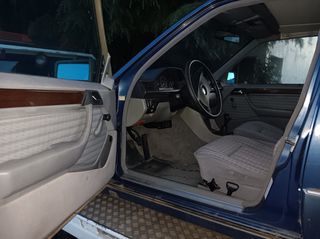 Mercedes-Benz E 200 1991 W124-thumb-6