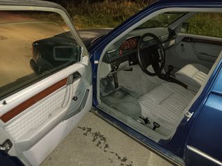 Mercedes-Benz E 200 1991 W124-thumb-11
