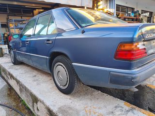 Mercedes-Benz E 200 1991 W124-thumb-13