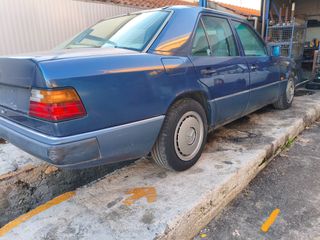 Mercedes-Benz E 200 1991 W124-thumb-14