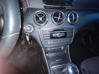 Mercedes-Benz A 180 2015-thumb-8