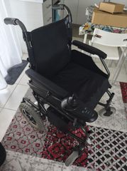 Θεσσαλονίκη Κορδελιό Ηλεκτρικό αμαξίδιο  μαξιλάρι κ αεροστρομα κατάκλισης στο κουτί του