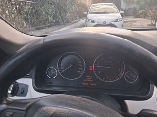 Bmw 520 2012-thumb-4