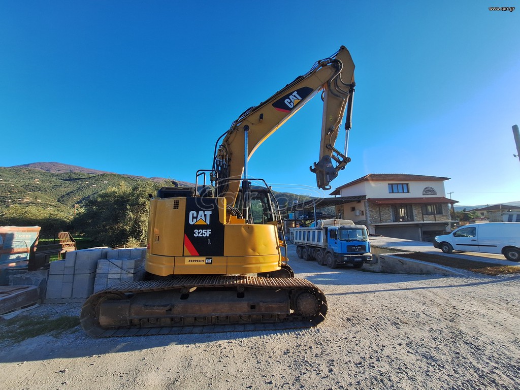 Εκσκαφέας Με Ερπύστριες CAT 2017 325F
