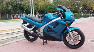 Honda VFR 750 1994 RC 36 / GEN 2-thumb-2