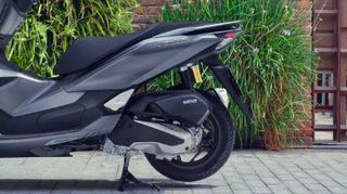 Honda PCX 125 2026 DX ATOKA-thumb-2