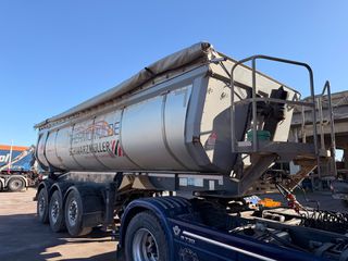 Ανατροπή Schwarzmüller 2016 SK