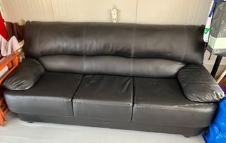 Καναπές μαύρος με δερματίνη