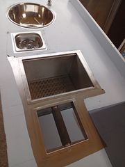 ΕΡΜΑΡΙΟ ΠΟΣΤΟ ΚΑΦΕ ΜΕ ΑΠΟΘΗΚΕΥΣΗ ΠΑΓΟΥ 2,40x65x86