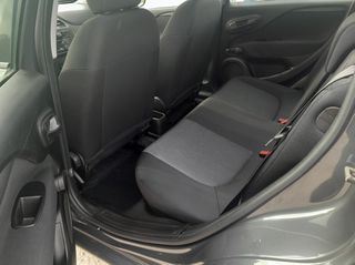 Fiat Punto 2016-thumb-8