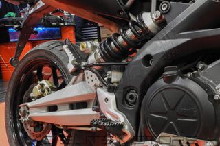 Aprilia Dorsoduro 750 2011 CARBON !-thumb-12