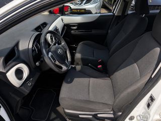 Toyota Yaris 2013 1.5 Hybrid Style-thumb-4