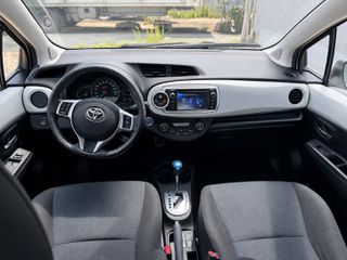 Toyota Yaris 2013 1.5 Hybrid Style-thumb-7