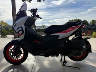 Aprilia SR GT 200 2025 SPORT-thumb-1