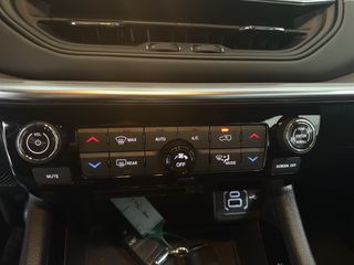 Jeep Compass 2021 S 4xe AWD PLUG-IN HYBRID 240hp-thumb-26