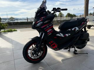 Aprilia SR GT 200 2025 REPLICA-thumb-1