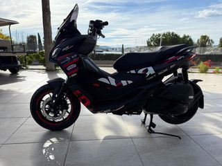 Aprilia SR GT 200 2025 REPLICA-thumb-2