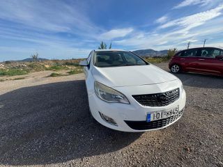 Opel Astra 2012
