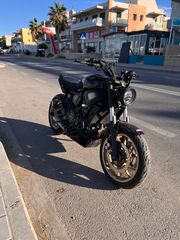 Yamaha XSR 700 2022-thumb-8