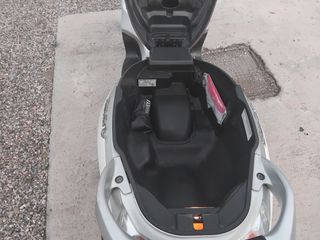 Piaggio Beverly 300 2018 ΚΤΕΟ & SERVICE ΚΑΙΝΟΥΡΓΙΟ ΣΕ ΑΡΙΣΤΗ ΚΑΤΑΣΤΑΣΗ!!!!!!!!-thumb-4