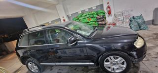 Volkswagen Touareg 2004 3.2 V6 FULL EXTRA-thumb-1
