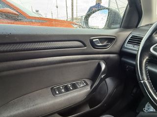Renault Megane 2017-thumb-8