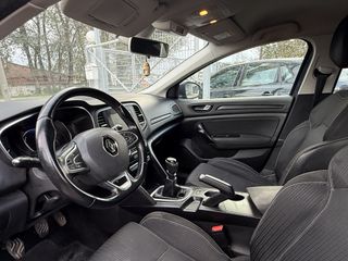 Renault Megane 2017-thumb-9