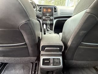 Renault Megane 2017-thumb-19