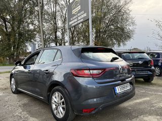 Renault Megane 2017-thumb-3