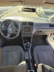 Volkswagen Polo 2015-thumb-5