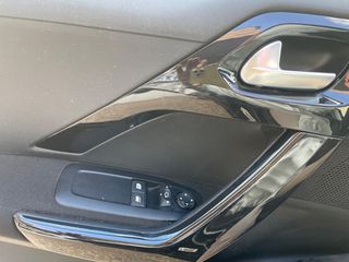 Peugeot 208 2018 SIGNATURE 1.2-thumb-5