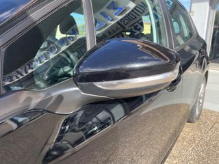 Peugeot 208 2018 SIGNATURE 1.2-thumb-14