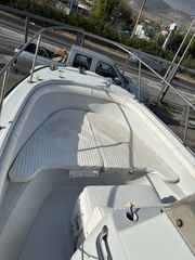Boston-Whaler 1995 outrage-thumb-1