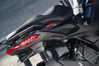 Aprilia SR GT 200 2026 Ε5+ ΕΤΟΙΜΟΠΑΡΑΔΟΤΟ-thumb-4