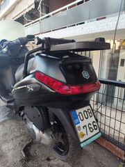 Piaggio XEvo 250 2015-thumb-2