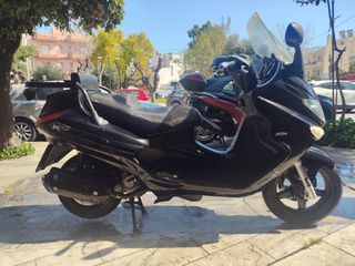 Piaggio XEvo 250 2015-thumb-7