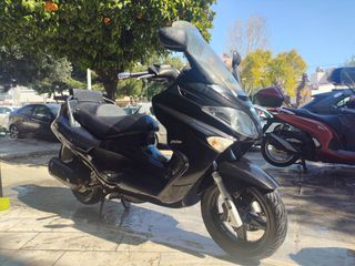 Piaggio XEvo 250 2015-thumb-8
