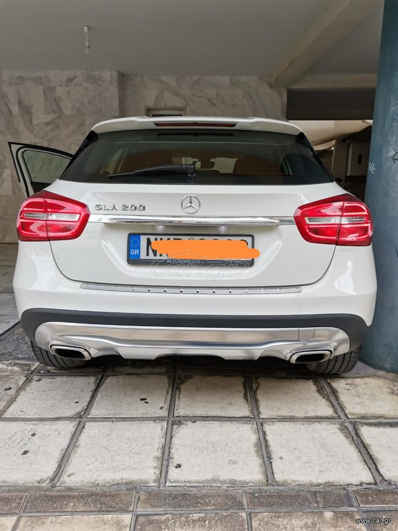 Mercedes-Benz GLA 200 2015